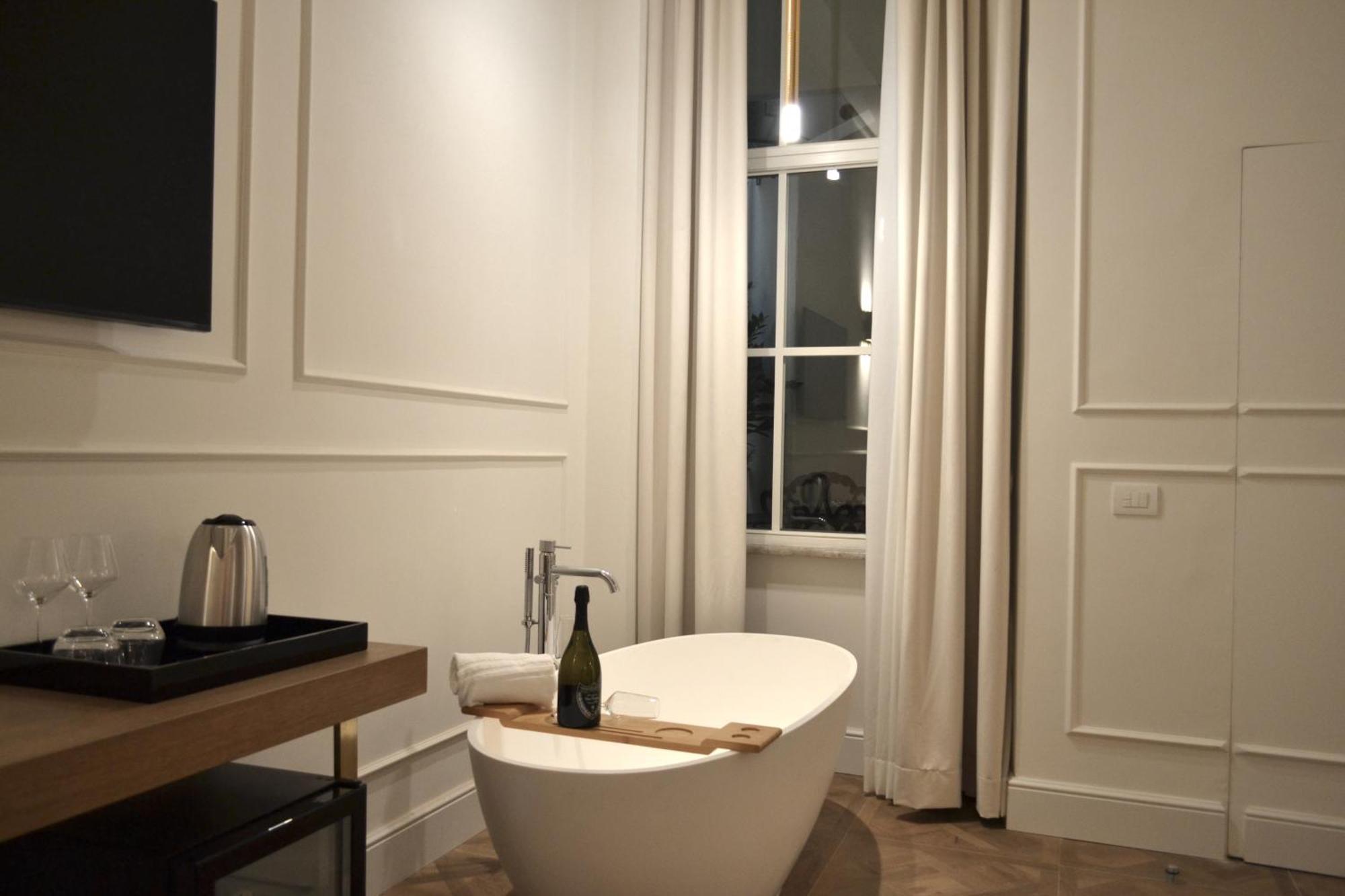 Suite Residenza Quartieri Storici Duomo ฟลอเรนซ์ ภายนอก รูปภาพ