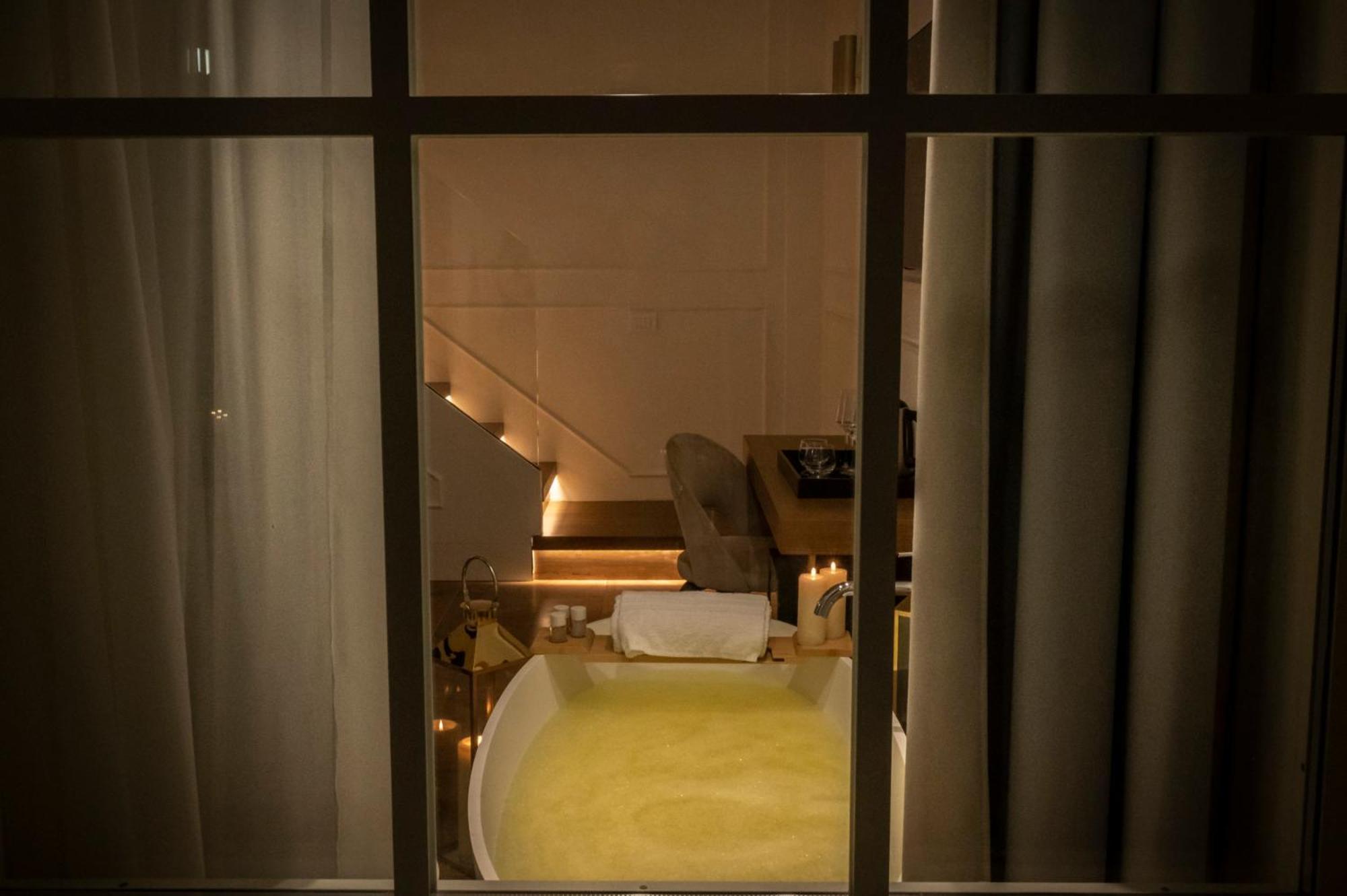 Suite Residenza Quartieri Storici Duomo ฟลอเรนซ์ ภายนอก รูปภาพ